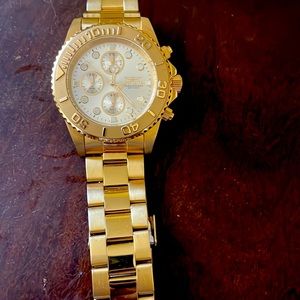 Invicta good watch. Don’t need it anymore. Everything works on it.